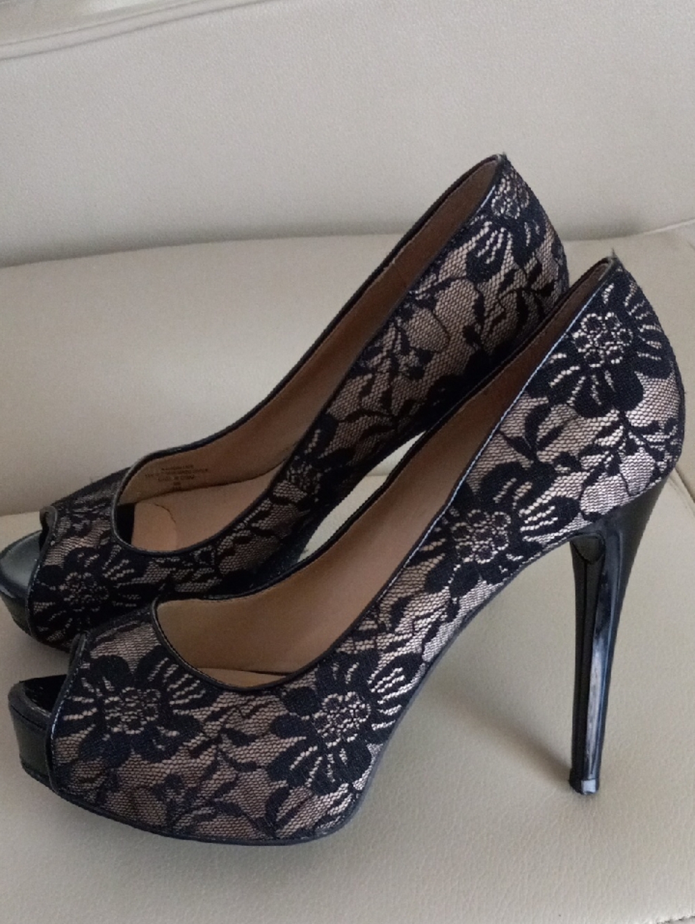 Guess Black Lace Overlay Peep-Toe High Heel Pumps - Women's Size 6M